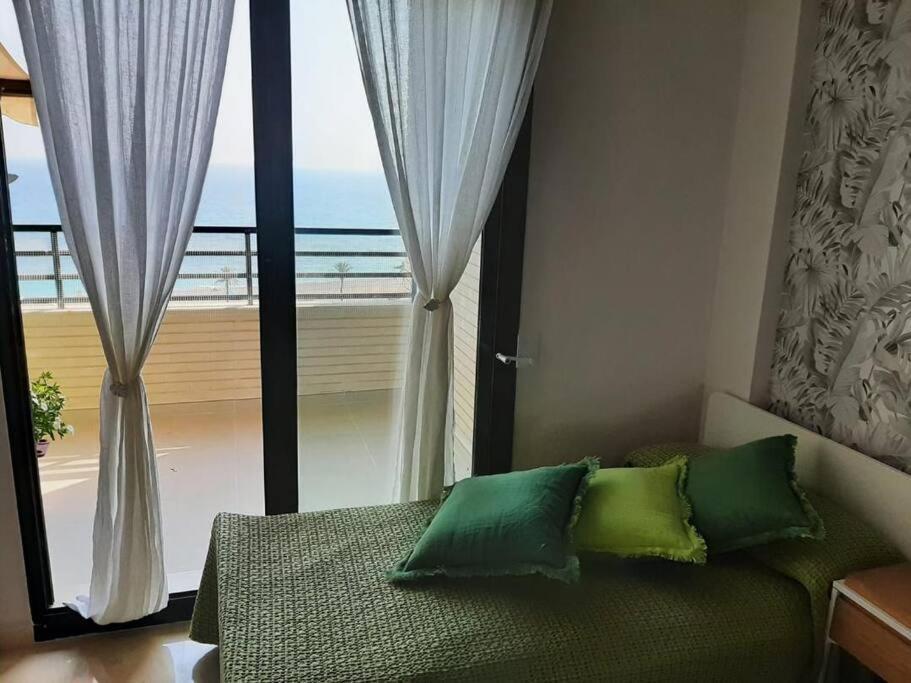 Top-Floor Beachfront Apartment With Parking, Pool, & Spacious Sea-View Balcony فيياخويوسا المظهر الخارجي الصورة