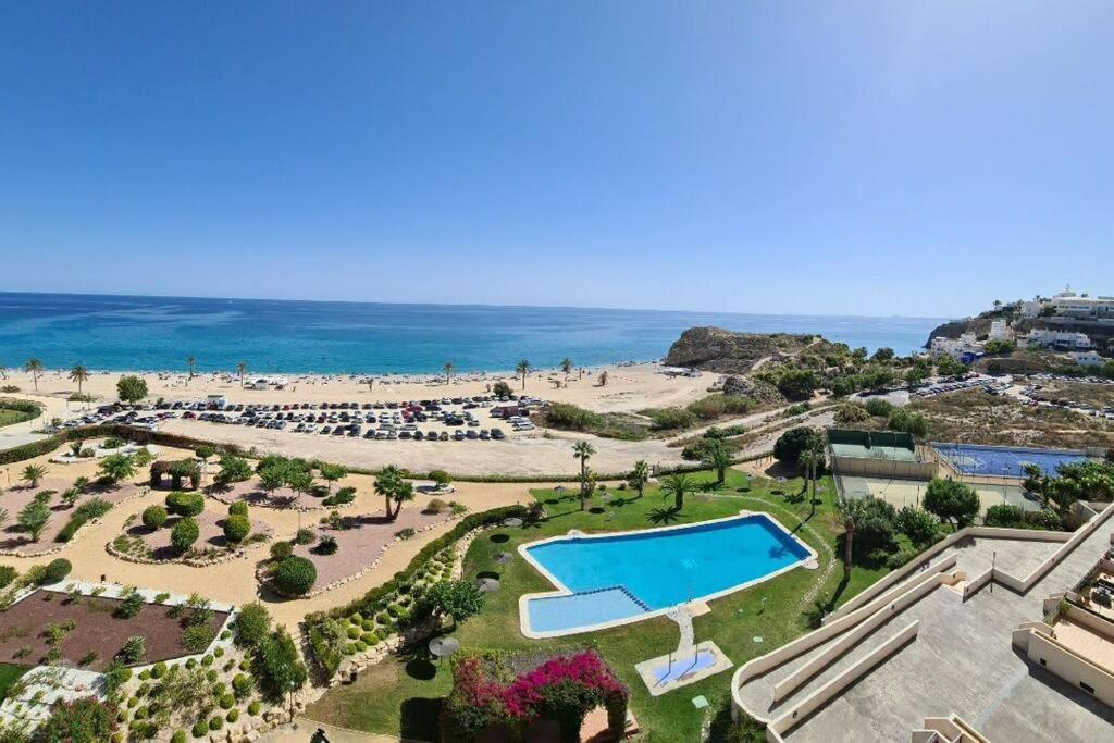 Top-Floor Beachfront Apartment With Parking, Pool, & Spacious Sea-View Balcony فيياخويوسا المظهر الخارجي الصورة