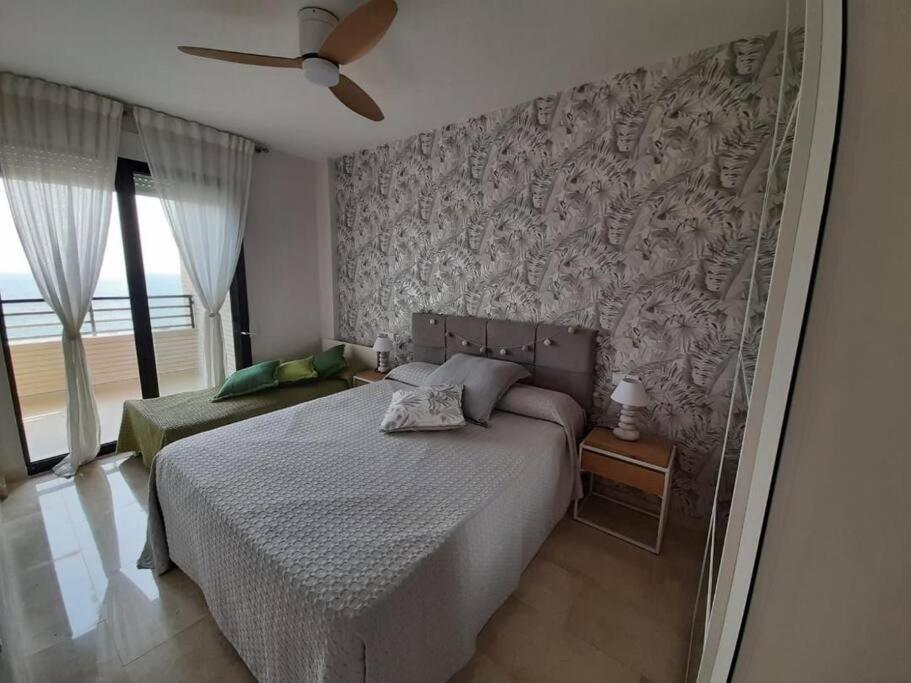 Top-Floor Beachfront Apartment With Parking, Pool, & Spacious Sea-View Balcony فيياخويوسا المظهر الخارجي الصورة